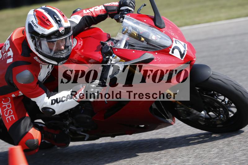 /Archiv-2025/49 26.08.2025 Cornu Master School ADR/gruen-vert/22